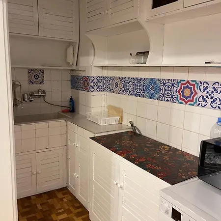 3 Rooms, Loft Apartment, Located Right In Center!!! *